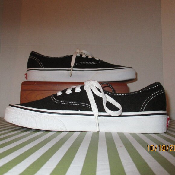 Vans Sneakers - Off the Wall - Picture 4 of 16